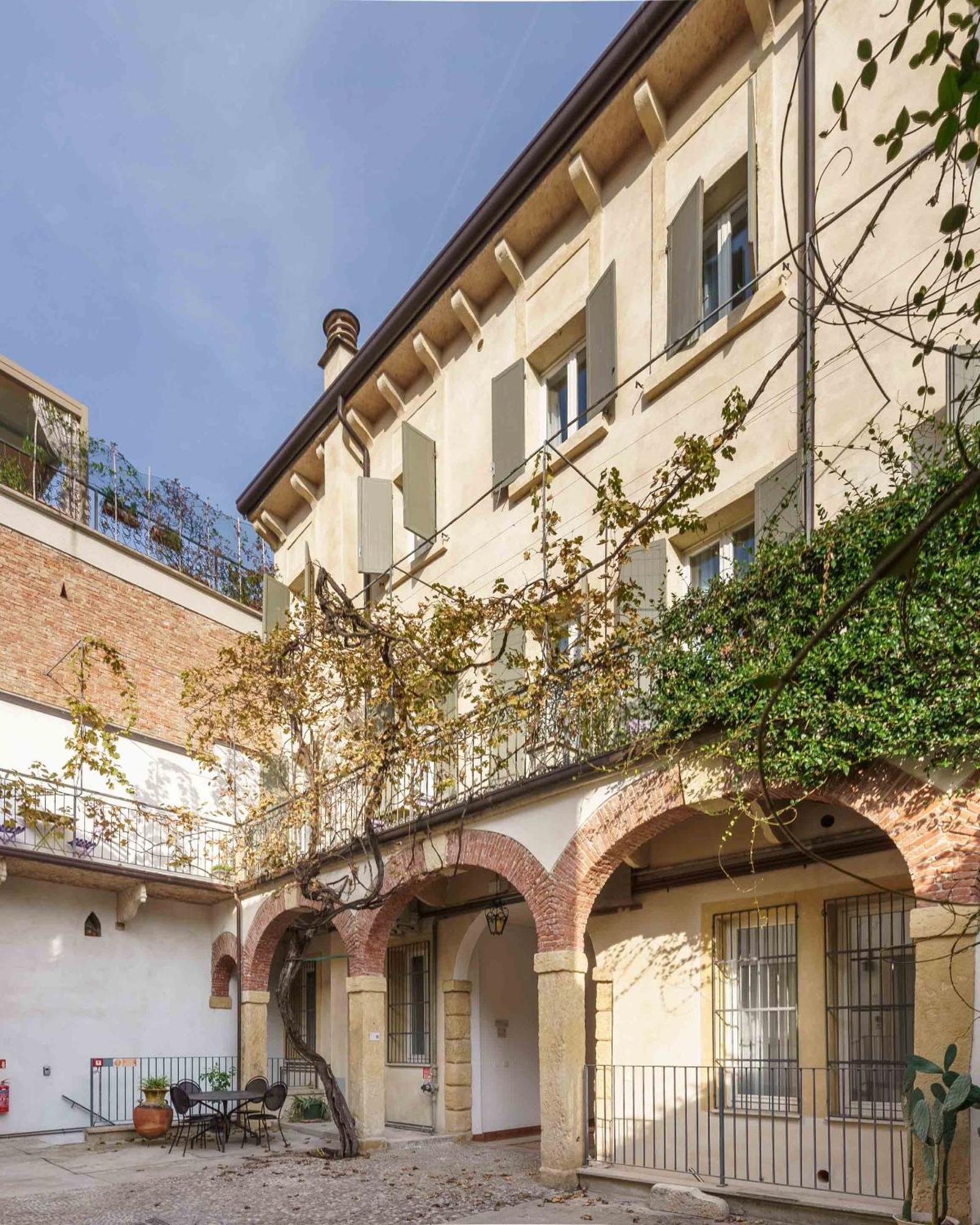 Limehome Verona La Vigna In Citta Luaran gambar